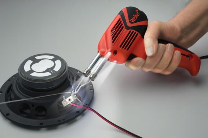 120V Dual Heat 140/100W Universal Soldering Gun Kit with 6 Second Heat Up Time and LED Lighting Clearance WELLER